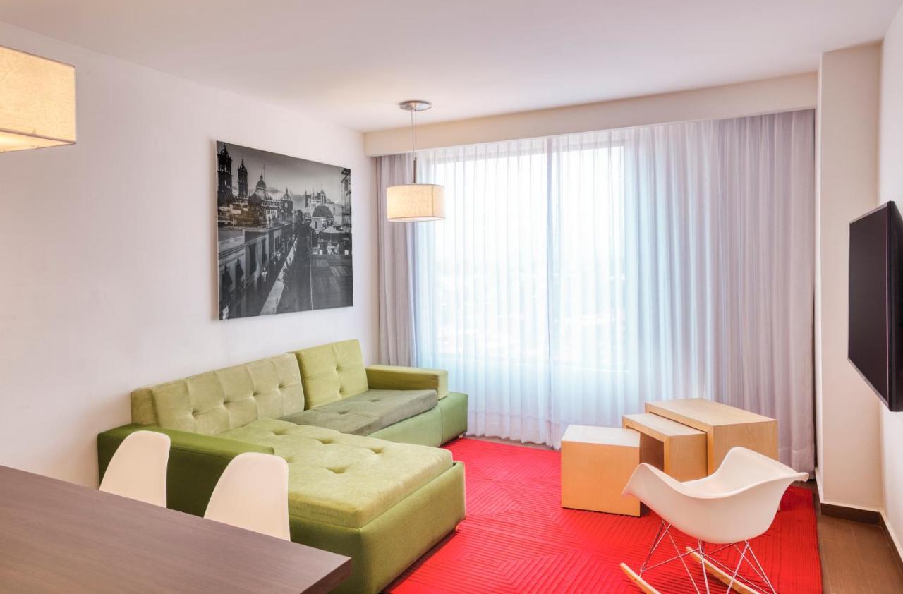 Fiesta Inn Express Puebla Explanada Экстерьер фото