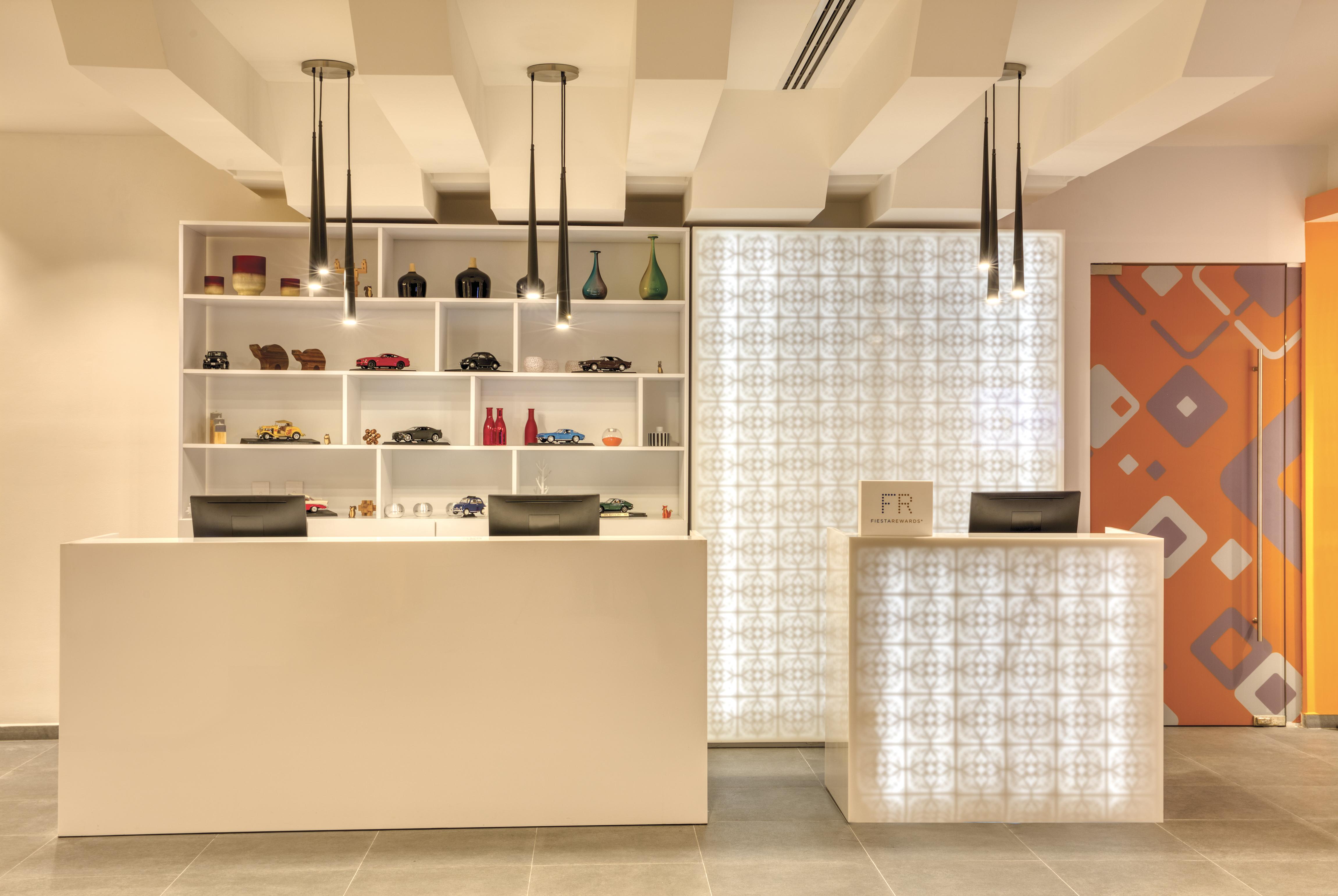 Fiesta Inn Express Puebla Explanada Экстерьер фото